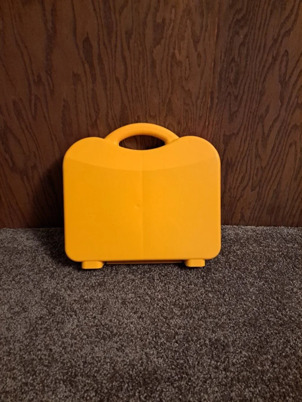 2018 LEGO Classic Creative Suitcase (10713) filled with an assortment of Legos